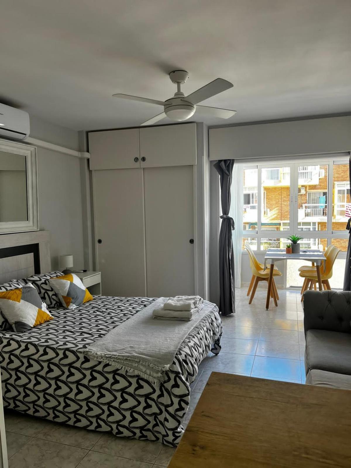 Encantador Estudio Con Piscina Benalmadena Luaran gambar