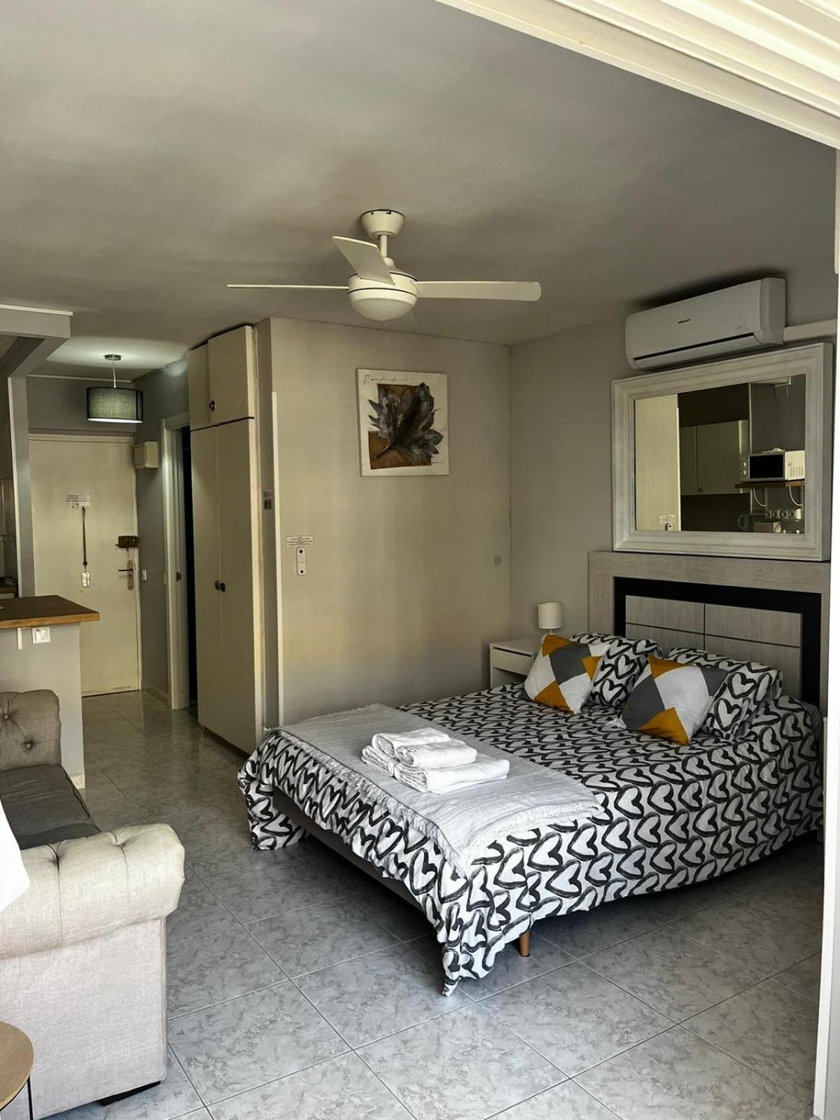 Encantador Estudio Con Piscina Benalmadena Luaran gambar